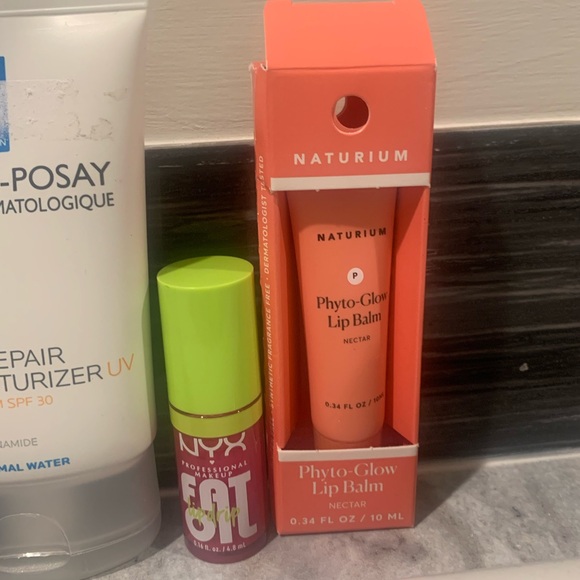 Makeup bundle - Picture 3 of 3